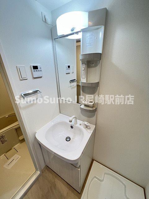 洗面設備　脱衣スペースもあります