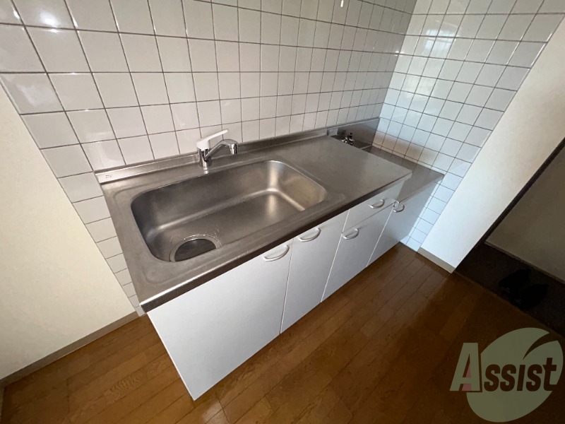 キッチン　こちらはキッチンです。料理するのがはかどりそうです。