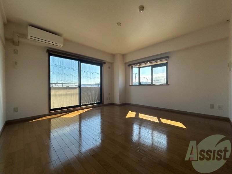 その他部屋・スペース　南向きなので日中は日が入りやすいですね。