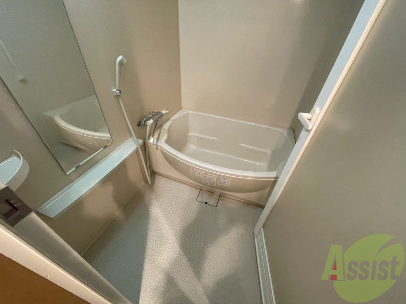 バス・シャワールーム　お風呂になります。一日の疲れを癒してくださいね。