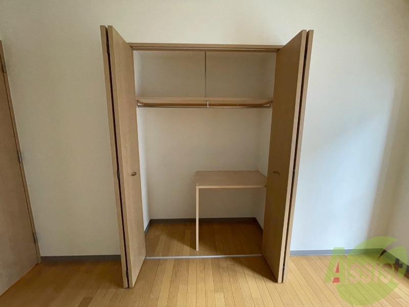 収納　寝室の収納です。部屋がすっきり片付きます。