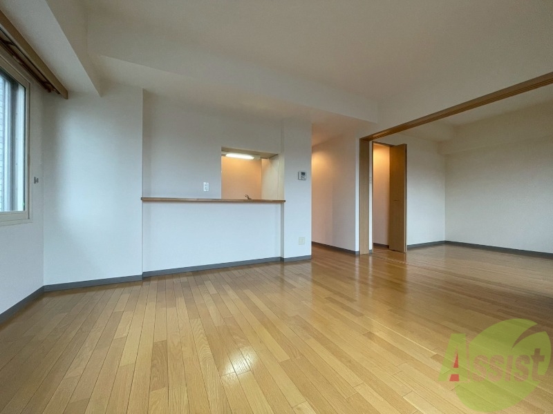 居室・リビング　広くてキレイなお部屋が広がっていて、充実した生活が送れそう。