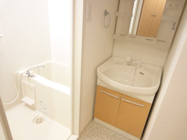 洗面設備　同物件別号室の写真です。