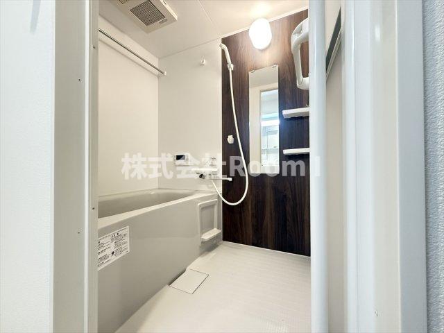 バス・シャワールーム　コンパクトで使いやすいお風呂です