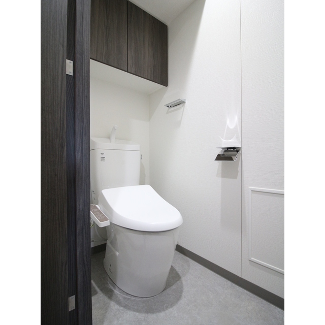 トイレ　温水洗浄暖房便座