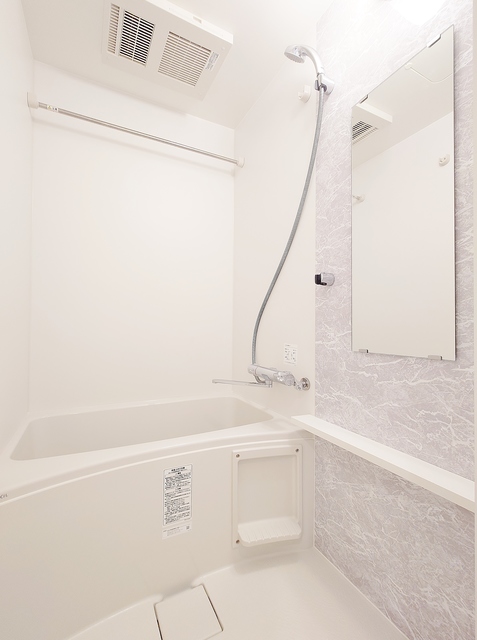 バス・シャワールーム　浴室乾燥・暖房・２４時間換気機能付き