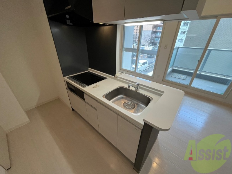 キッチン　キッチンはスペースも広々していて使いやすそうですよ！