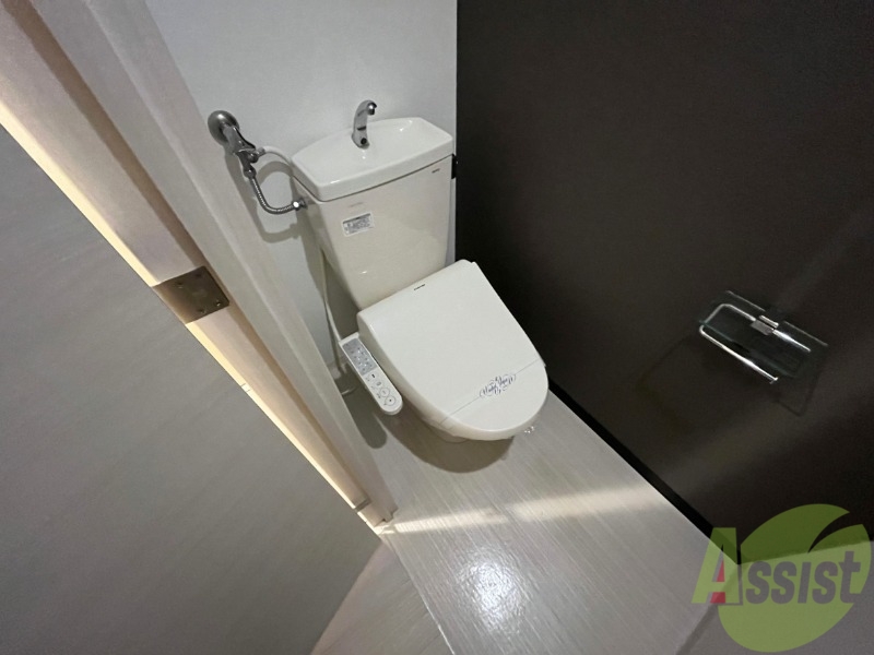 トイレ　こちらはトイレです。清潔感があり、安心して使用できます。