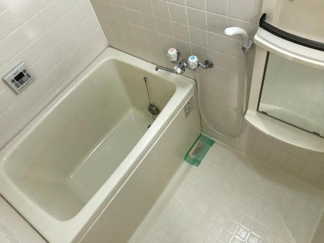 バス・シャワールーム　沸き増し機能付のお風呂