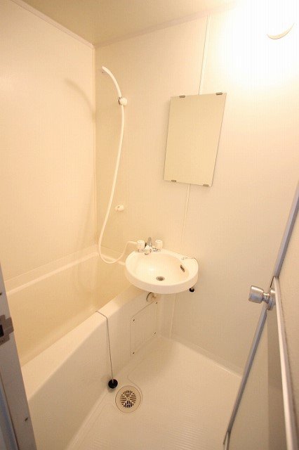バス・シャワールーム　同物件別号室の写真
