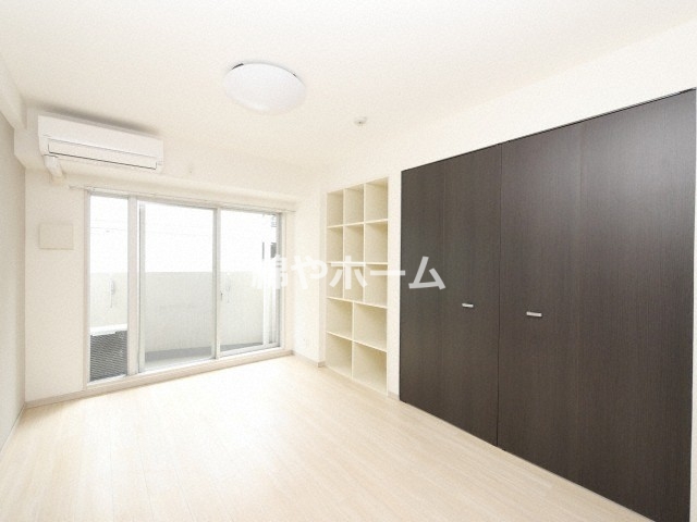 居室・リビング　コンパクトで使いやすい洋室です