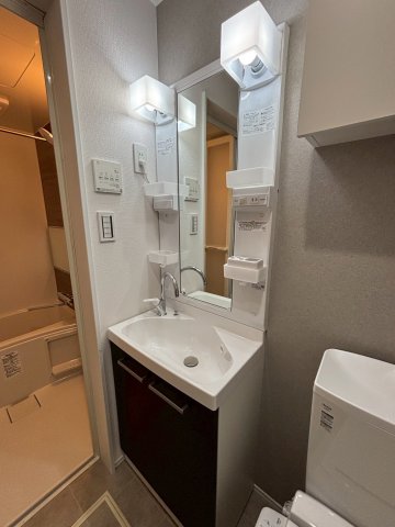 洗面設備　身支度に便利な洗面台♪