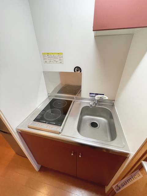 キッチン　コンパクトなキッチンでお掃除もラクラク。