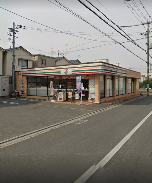 コンビニ　セブンイレブン八尾老原4丁目店、やっぱりセブン（コンビニ）まで593m