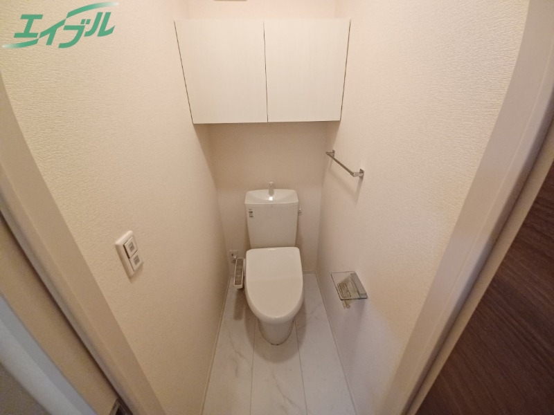 トイレ　同型参考写真