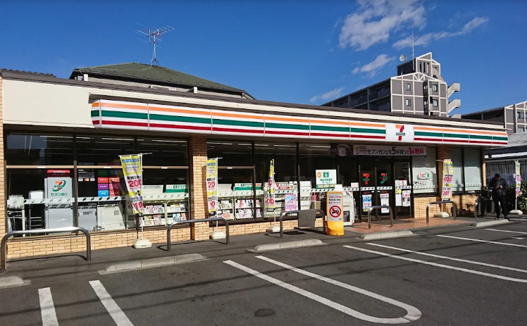 コンビニ　セブンイレブン 板橋向原2丁目店（コンビニ）まで683m