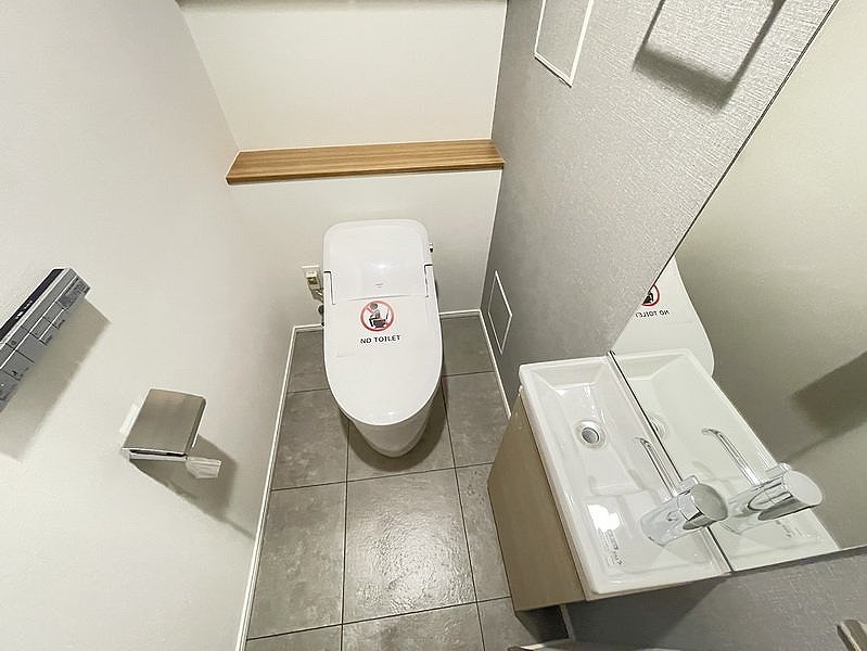 トイレ　別号室参考写真