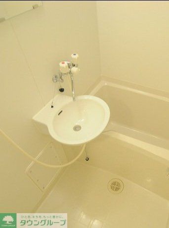 洗面設備　仕様・設備は原状と異なる場合有。現状優先