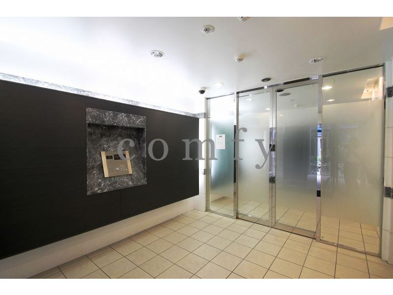 エントランス　オートロック完備・エントランス