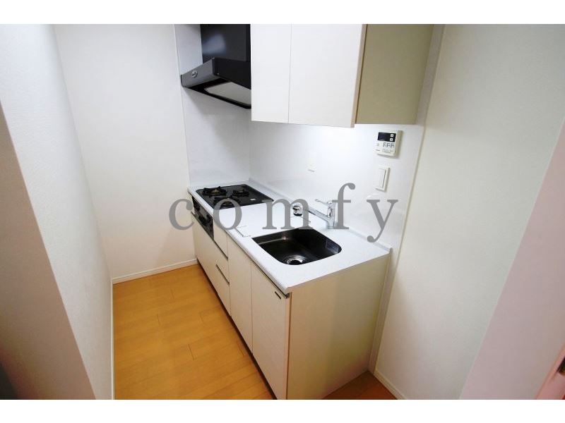 キッチン　使い勝手の良い独立したキッチンスペース