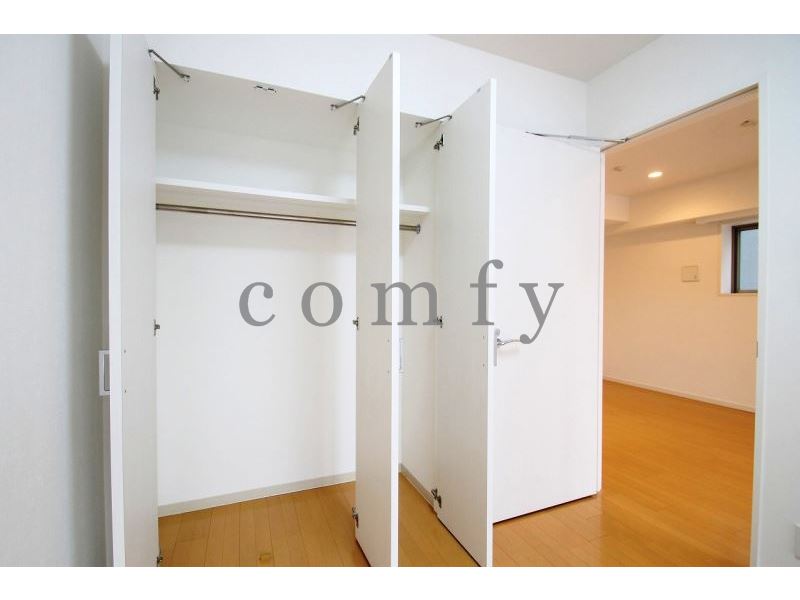 収納　大きめのクローゼット・ベッドルーム（１）