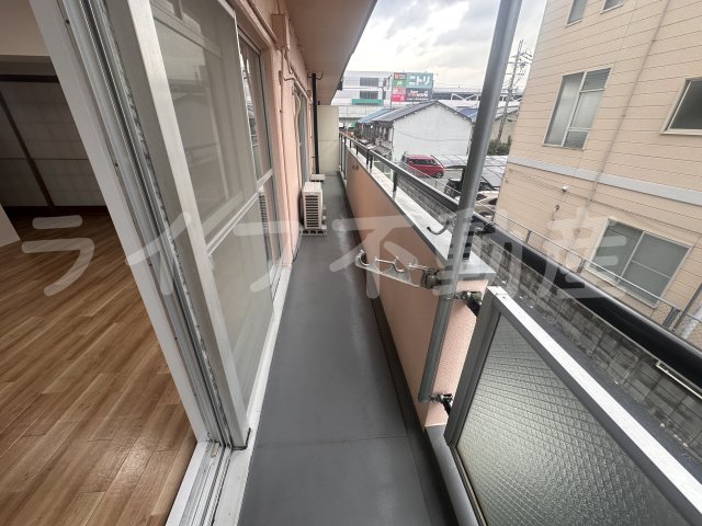 バルコニー　落ち着いた時間を過ごせるバルコニーです