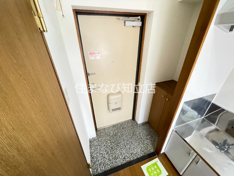 玄関　同型別部屋写真