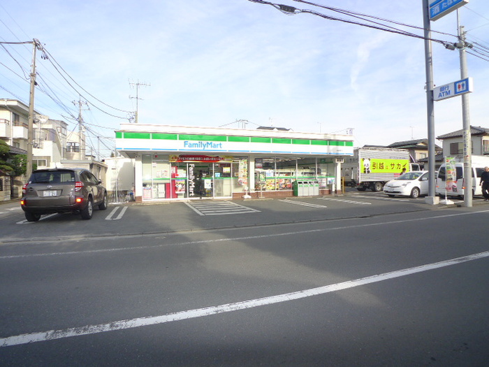 コンビニ　ファミリーマート小坂旭町店（コンビニ）まで350m