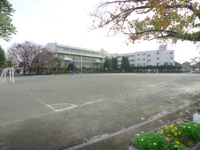 小学校　川越市立大塚小学校（小学校）まで550m