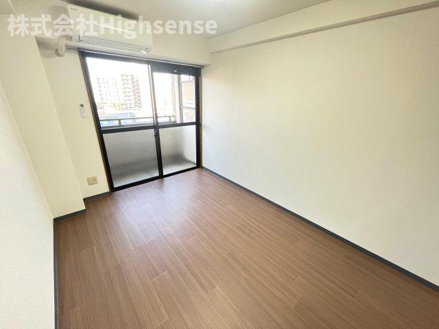 その他部屋・スペース　開放的な寝室です