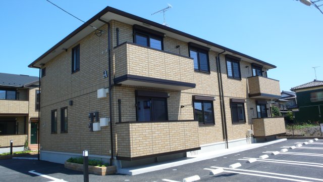 建物外観　南向きで日当たり良好　インターネット無料　角部屋