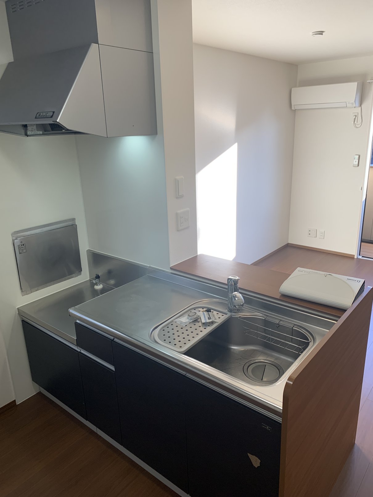 キッチン　収納たっぷりのキッチン　対面キッチン