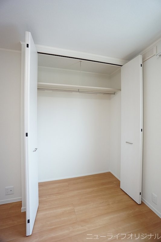 収納　お洋服をたくさん収納できるハンガーパイプ付きクローゼット☆