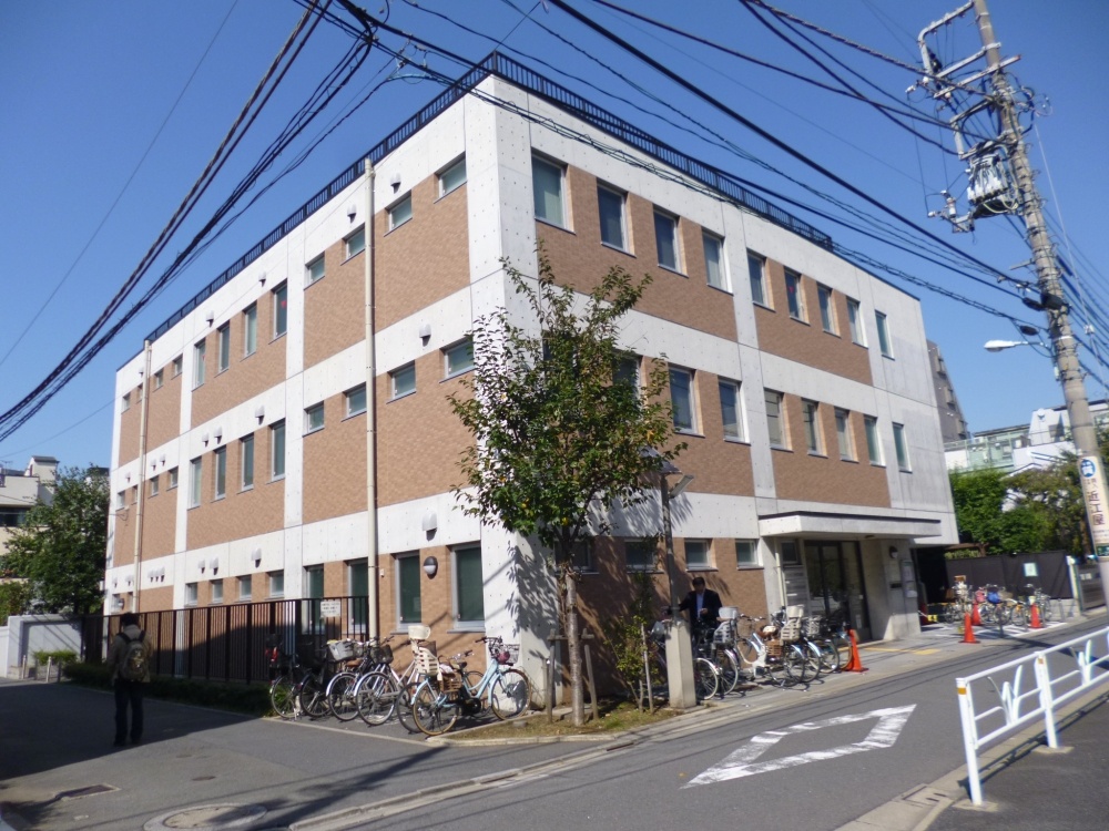 図書館　渋谷区立西原図書館（図書館）まで391m