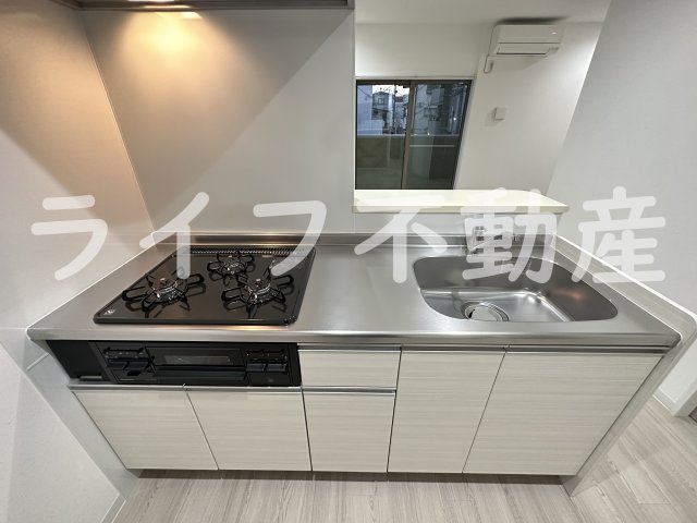 キッチン　コンパクトなキッチンで掃除もラクラク