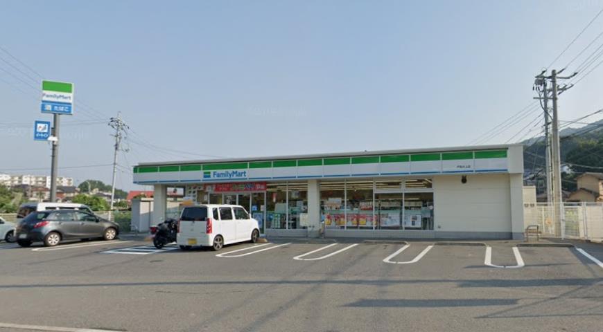 コンビニ　ファミリーマート（コンビニ）まで496m