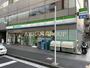 コンビニ　ファミリーマート 三崎神社通り店（コンビニ）まで400m