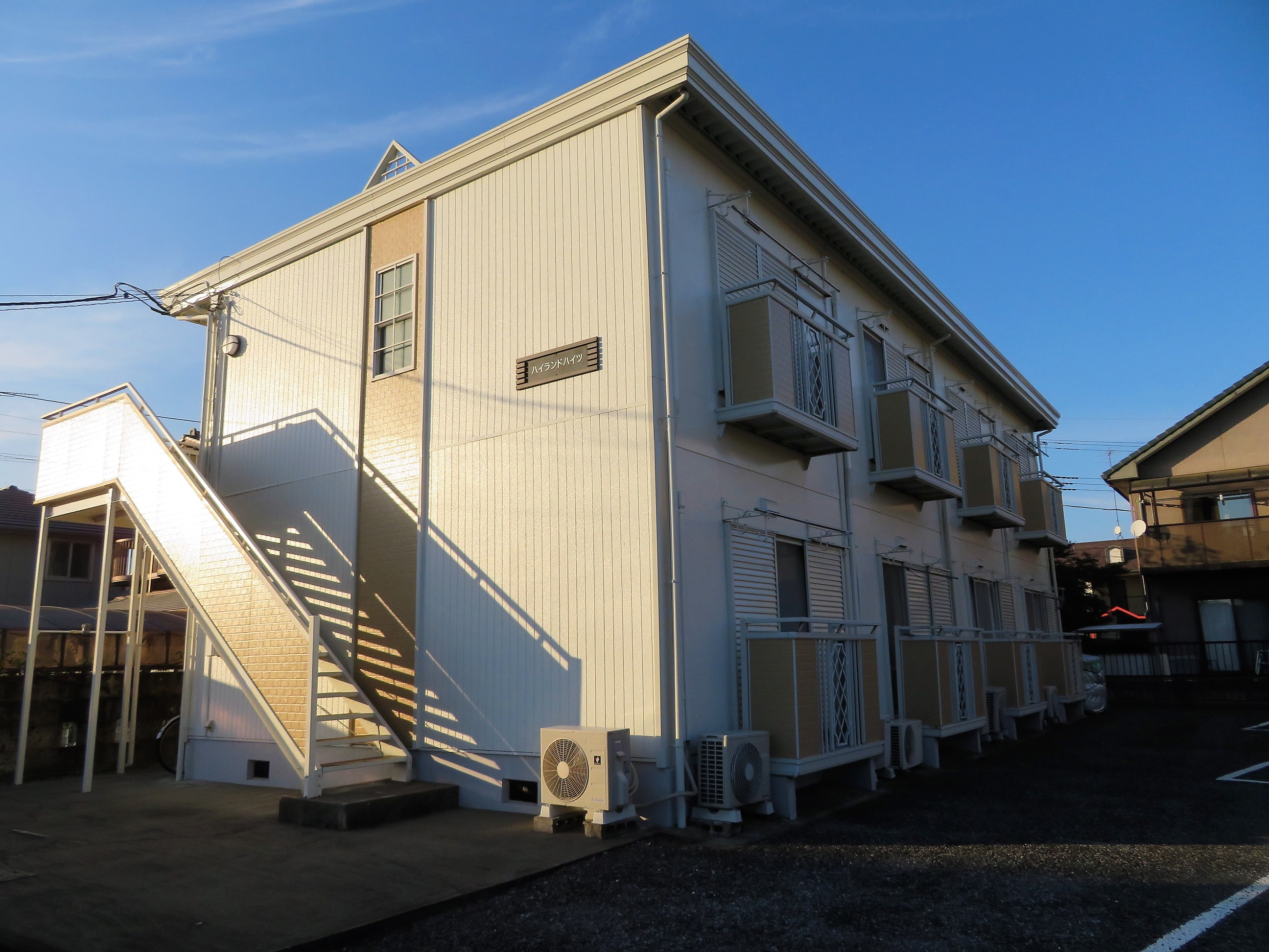 エントランス　外観です。お問合せはお早めに！