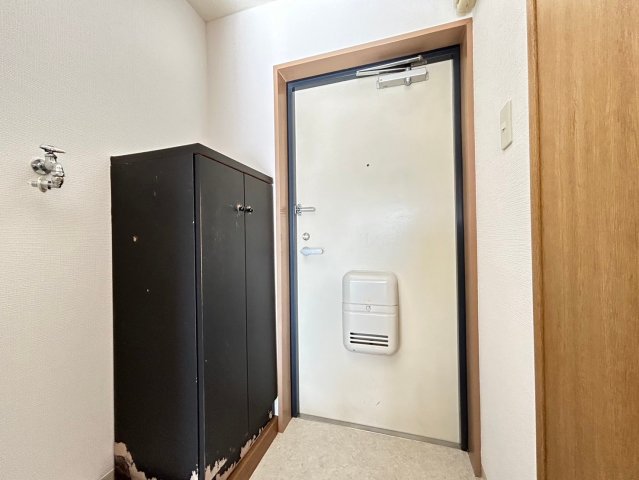 玄関　※別部屋参考写真※