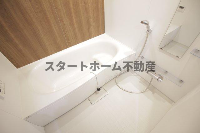 バス・シャワールーム　コンパクトで使いやすいお風呂です