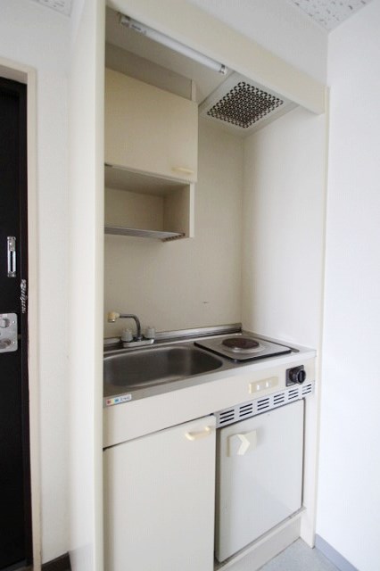 キッチン　同物件別室