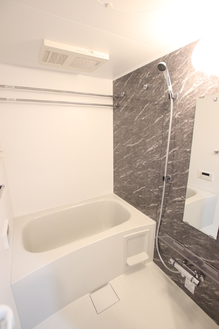 バス・シャワールーム　★浴室乾燥機付きのバスルーム★