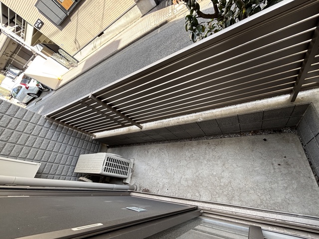 バルコニー　※クリーニング前写真