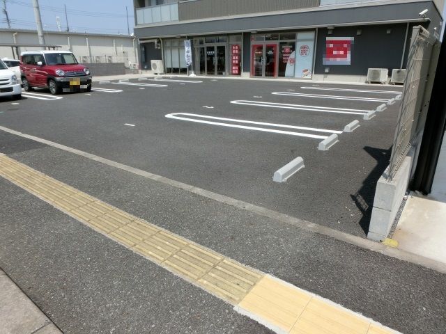 駐車場　敷地内駐車場