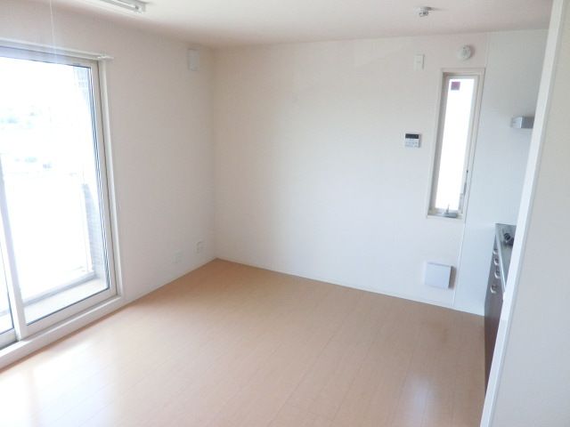 居室・リビング　日当り良好です。