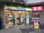 コンビニ　ファミリーマート成増駅南店（コンビニ）まで185m
