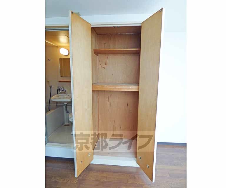 収納　広々とした収納です。