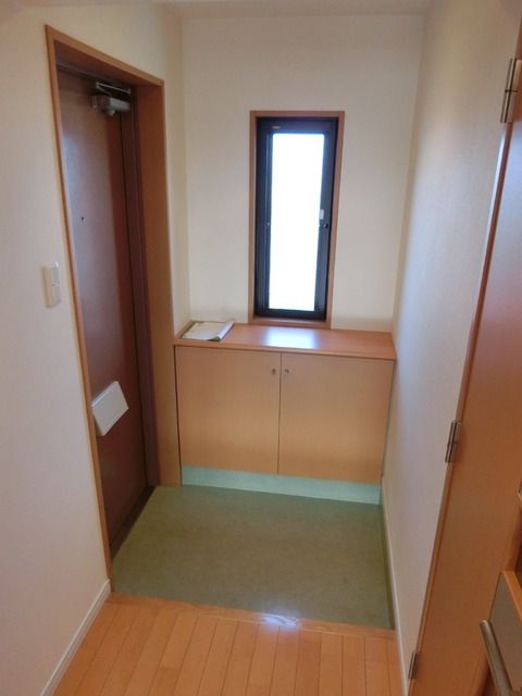 玄関　収納たっぷり玄関