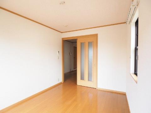 居室・リビング　室内