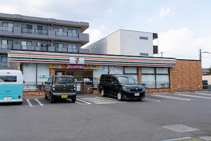 コンビニ　セブン-イレブン 東所沢３丁目店（コンビニ）まで650m